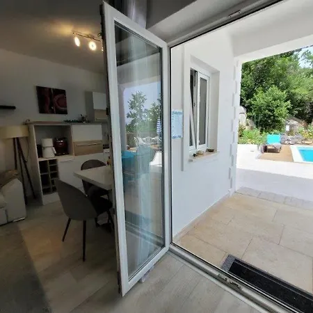 Fuer 4 Personen Mit Jacuzzi Und Pool * Lovran