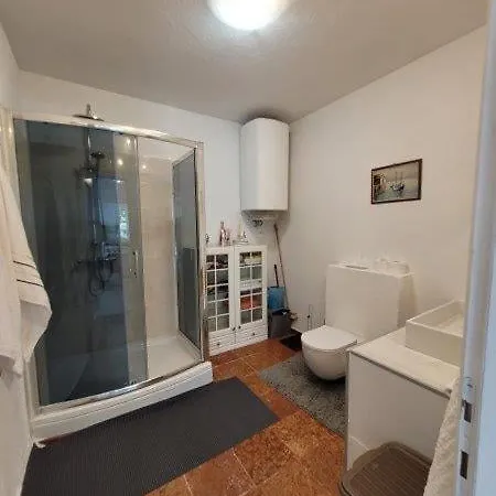 Apartman Fuer 4 Personen Mit Jacuzzi Und Pool