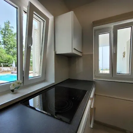 דירה Fuer 4 Personen Mit Jacuzzi Und Pool לובראן